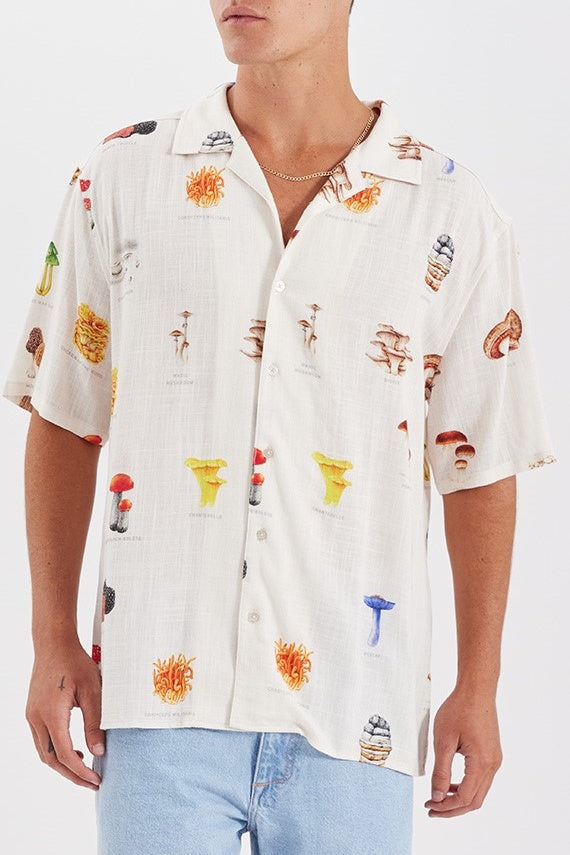 NOMADIC PARADISE Mens Collector Cropped Resort Short Sleeve Shirt - Mushies