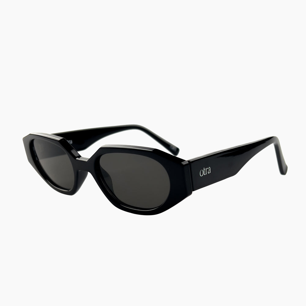 OTRA EYEWEAR Sidney Sunglasses - Black / Smoke | Elwood 101